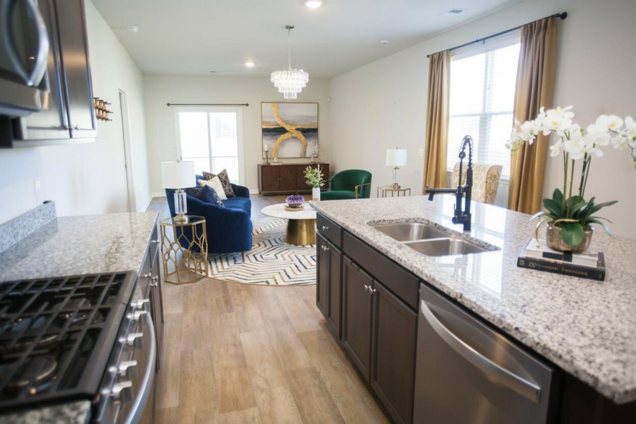 212 N Light Way Photo 21