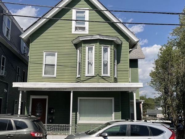 52 Whipple St, Lowell, MA 01852