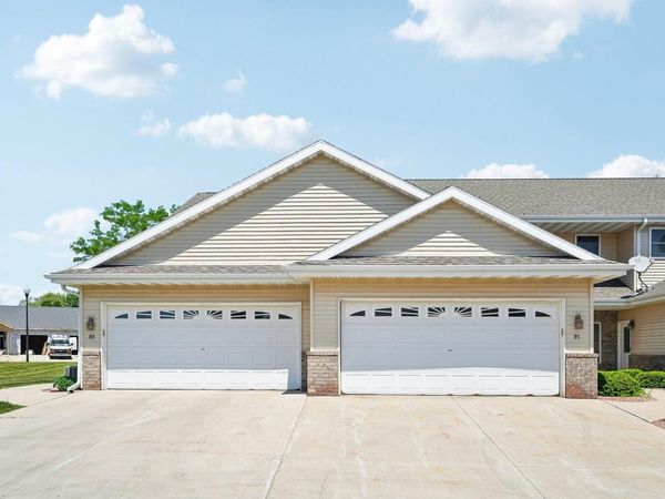865 Prairie Gdns, Unit 91, Kewaskum, WI 53040