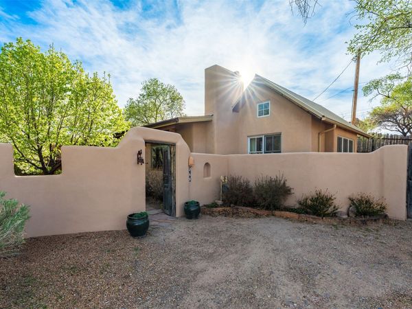520 Gonzales Road, Santa Fe, NM 87501