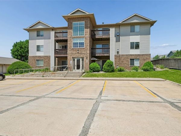 3010 Wilson Avenue SW, Unit #2, Cedar Rapids, IA 52404