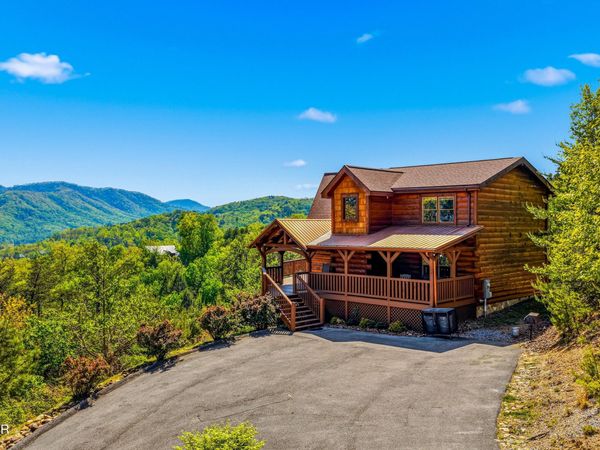 2456 Hackberry Drive, Sevierville, TN 37862