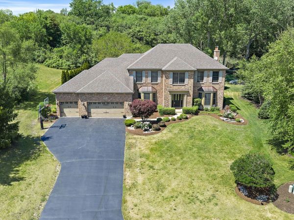 3735 Thunderbird Lane , Crystal Lake, IL 60012