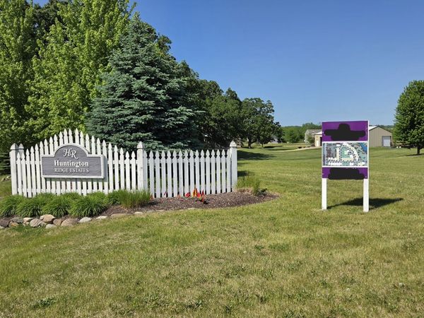 2002 Hillsboro Lane , Harvard, IL 60033