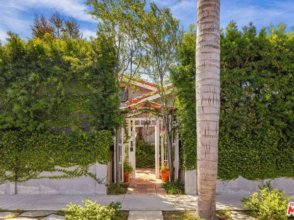1136 Rose Avenue, Venice, CA 90291