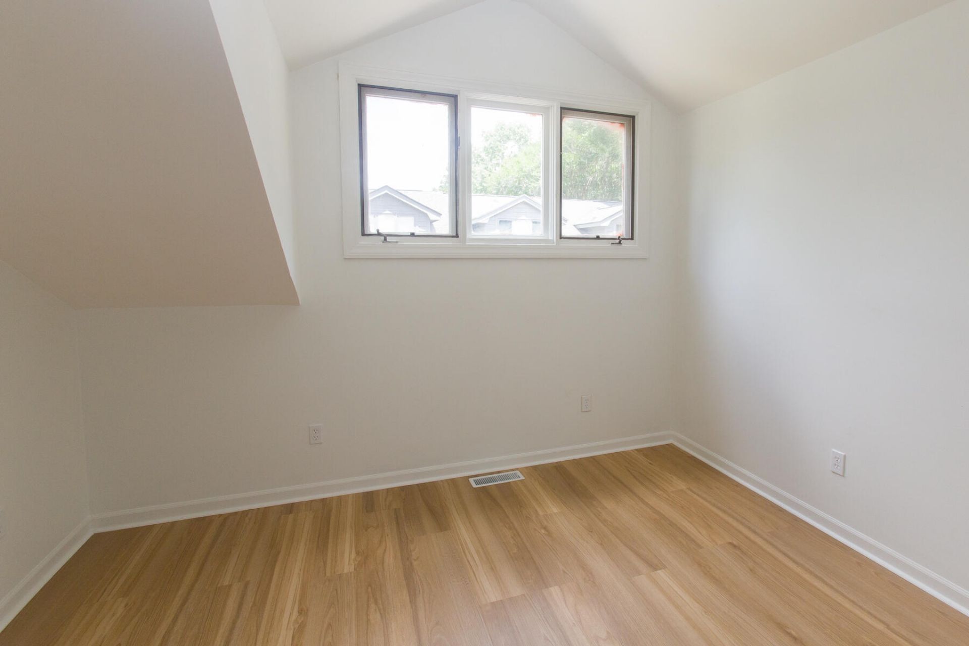 4433 Great Oak Drive Photo 31