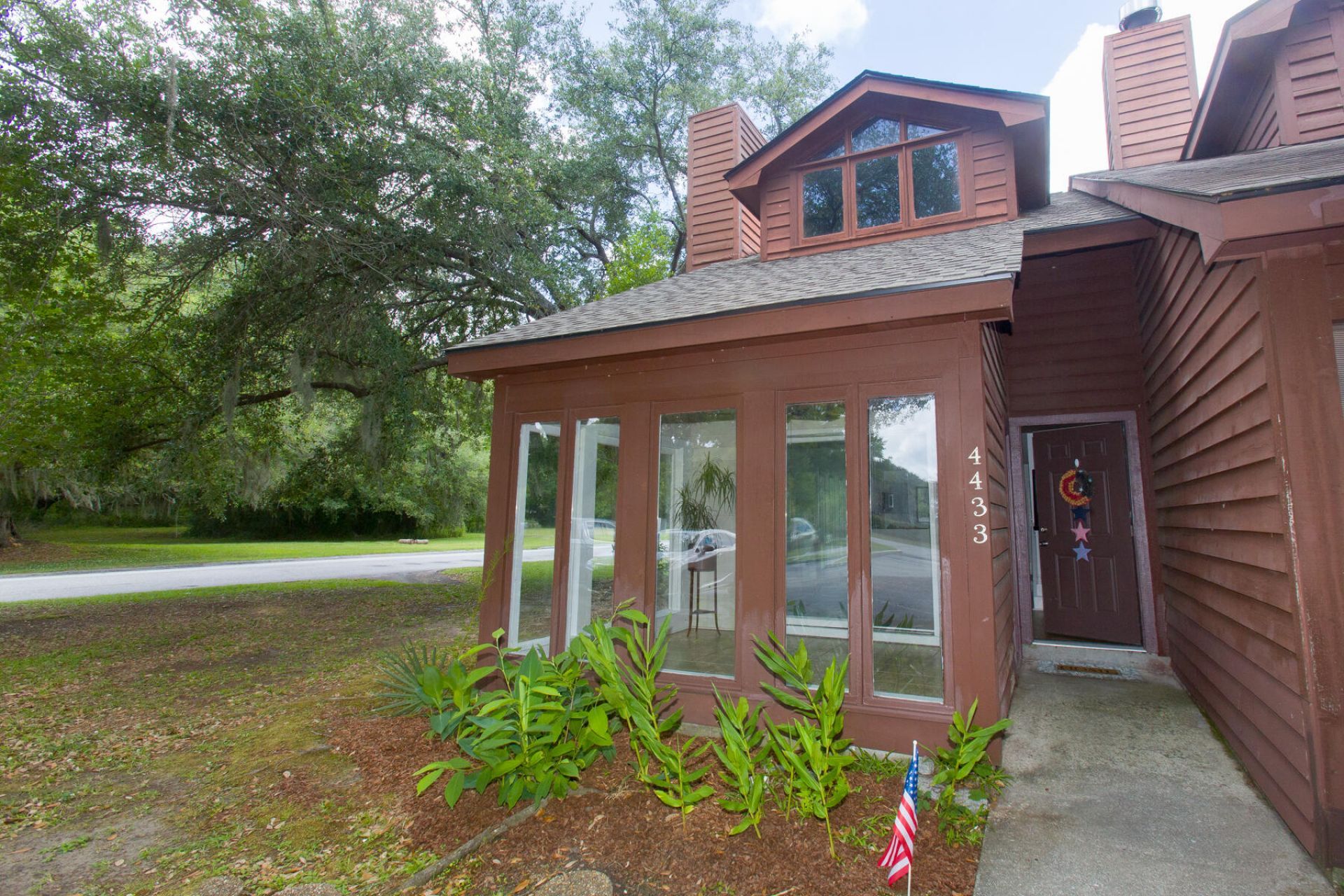 4433 Great Oak Drive Photo 4