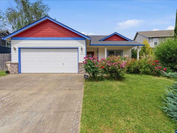 132 NW Howard Ln, Dallas, OR 97338