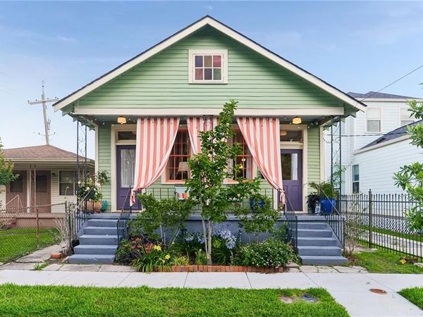 1608 10 EAGLE Street , New Orleans, LA 70118