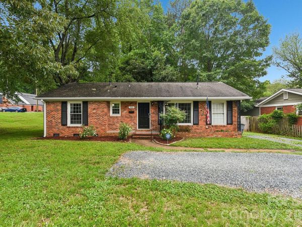 933 Clanton Road , Charlotte, NC 28217