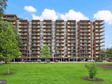 1300 ARMY NAVY DRIVE , Unit 320, ARLINGTON, VA 22202