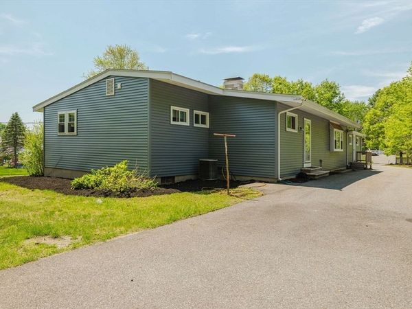 33 Margaret Rd, Taunton, MA 02718
