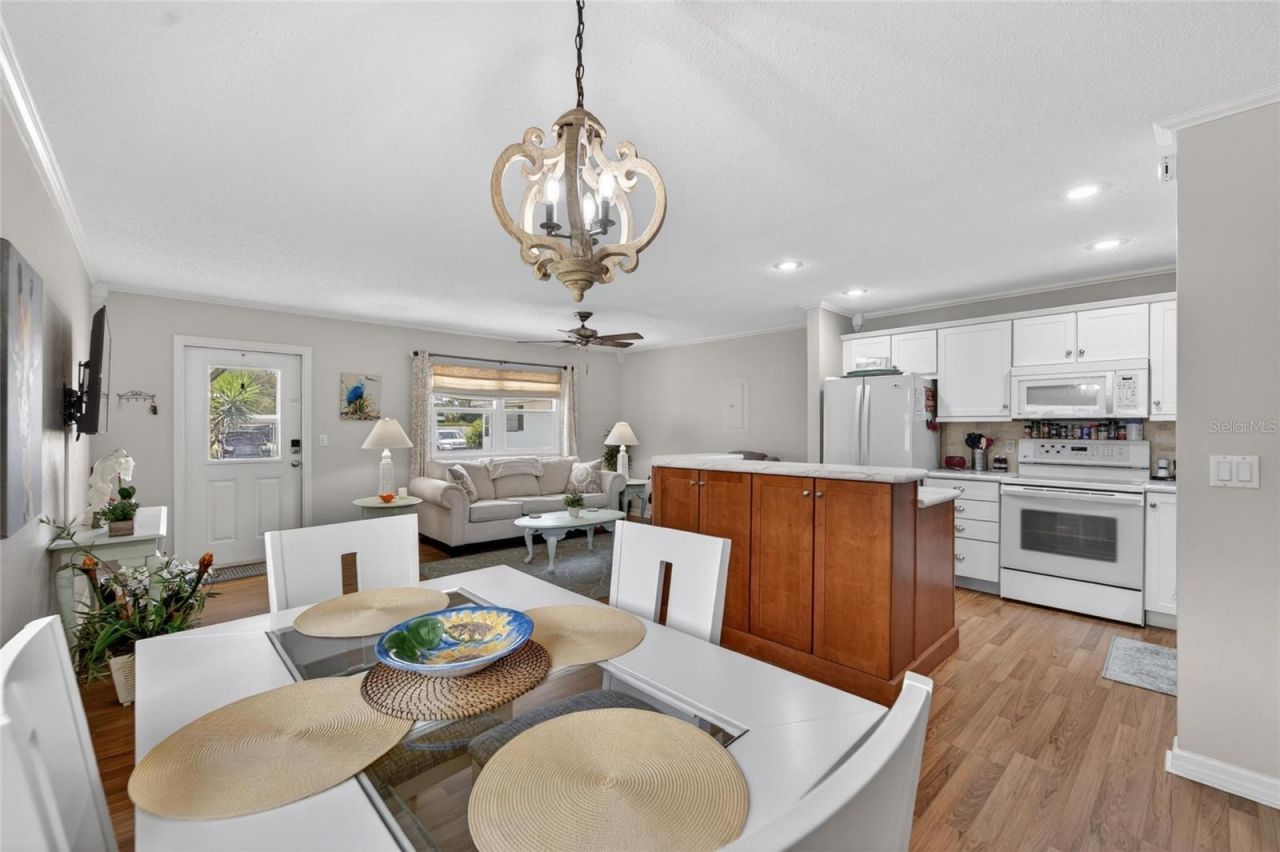 301 Kings Boulevard, Unit 138, Sun City Center, FL 33573 Photo
