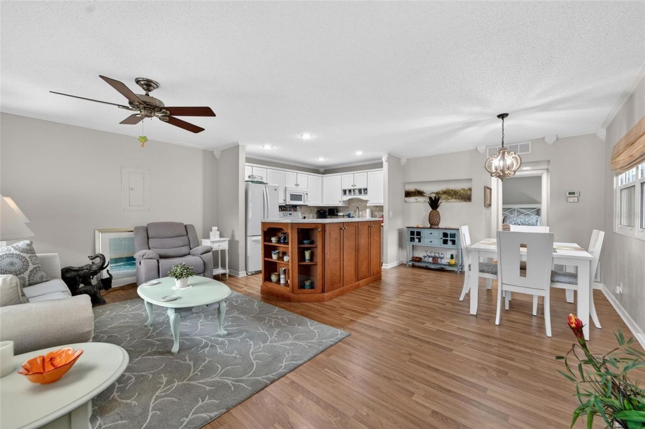301 Kings Boulevard, Unit 138, Sun City Center, FL 33573 Photo