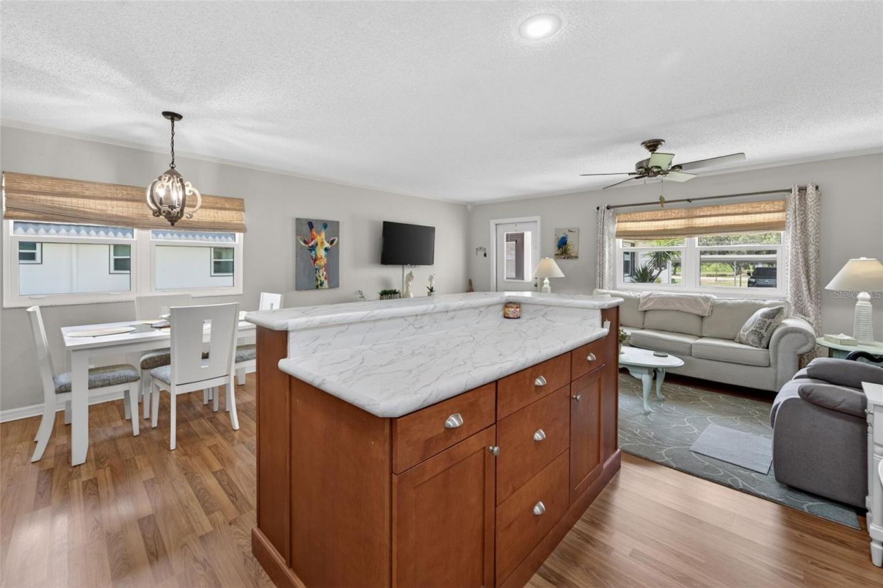 301 Kings Boulevard, Unit 138, Sun City Center, FL 33573 Photo
