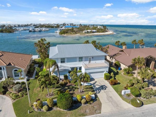 727 KEY ROYALE DRIVE , HOLMES BEACH, FL 34217