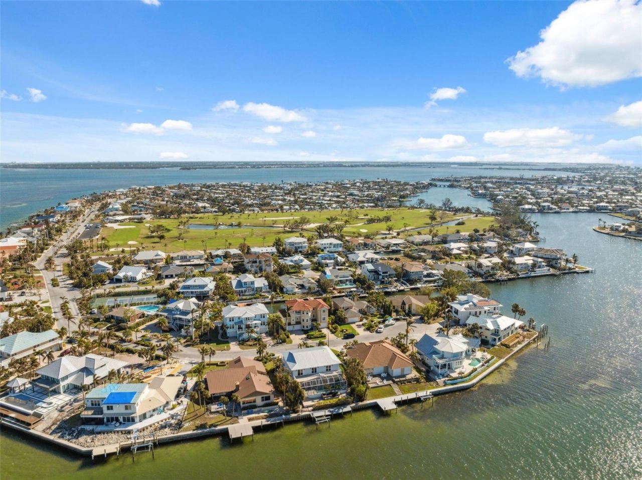 727 Key Royale Drive, Holmes Beach, FL 34217 Photo