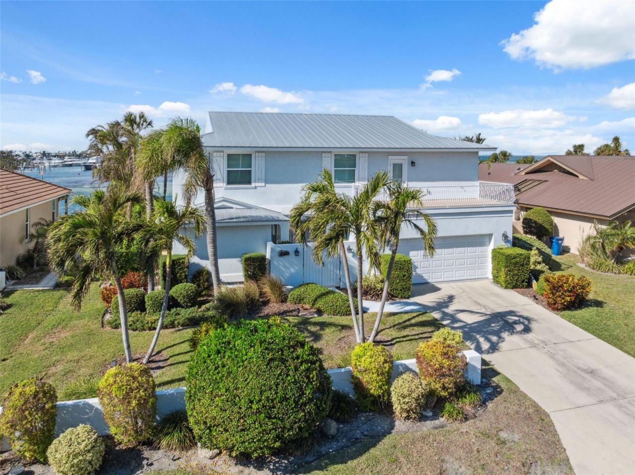727 Key Royale Drive, Holmes Beach, FL 34217 Photo