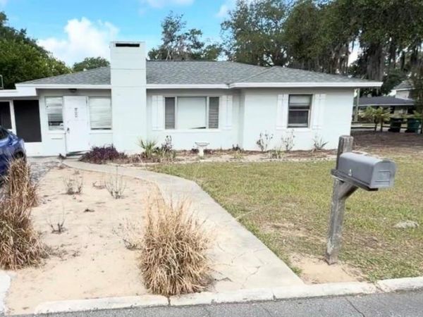 111 S RHODES STREET , MOUNT DORA, FL 32757