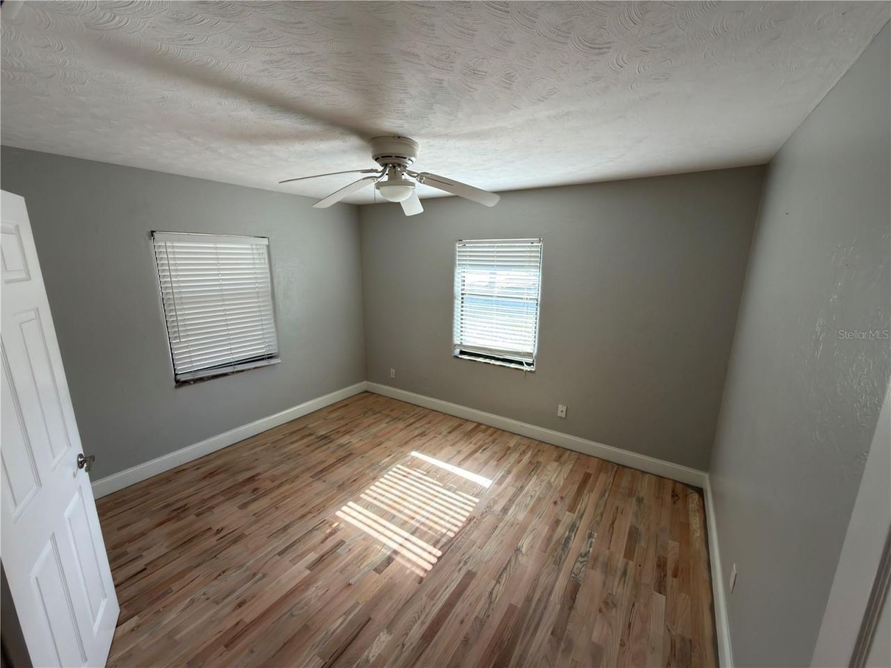111 S Rhodes Street , Mount Dora, FL 32757 Photo