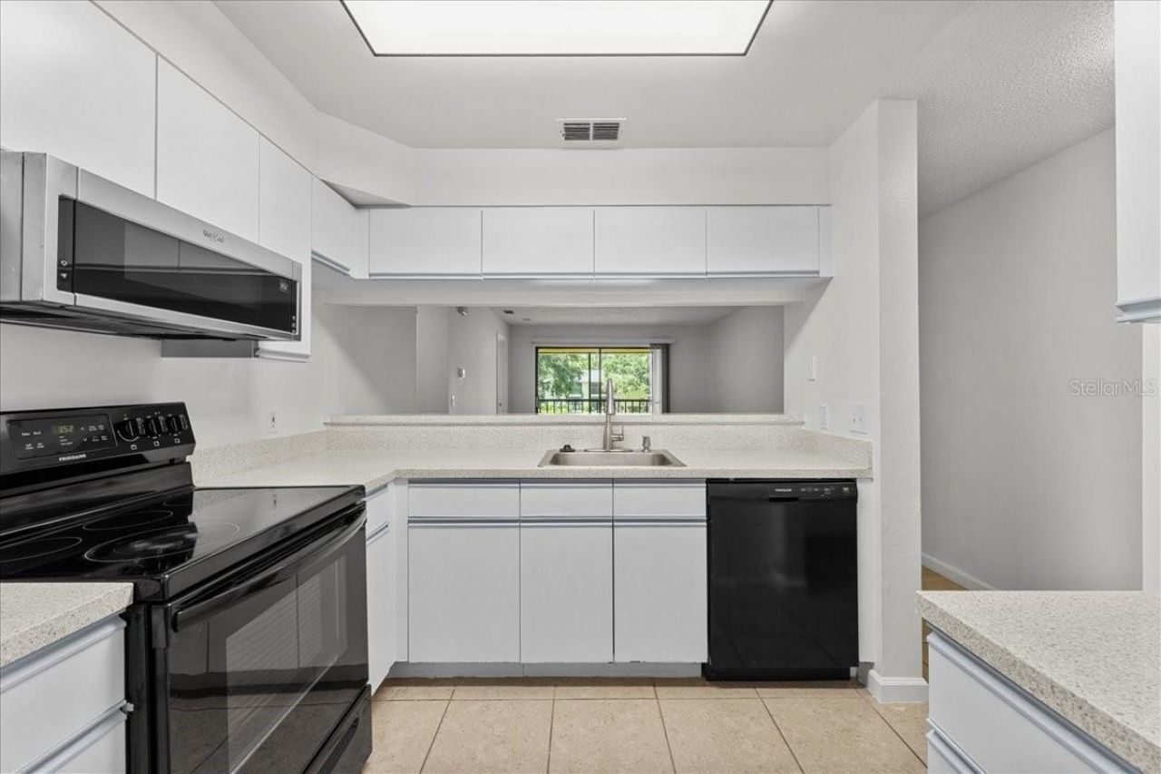 3001 58th Avenue S, Unit 1106, Saint Petersburg, FL 33712 Photo