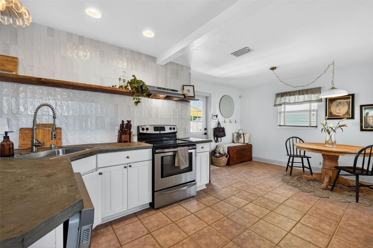 539 36th Avenue N, Saint Petersburg, FL 33704 Photo