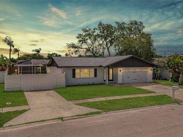 9305 120TH LANE, SEMINOLE, FL 33772