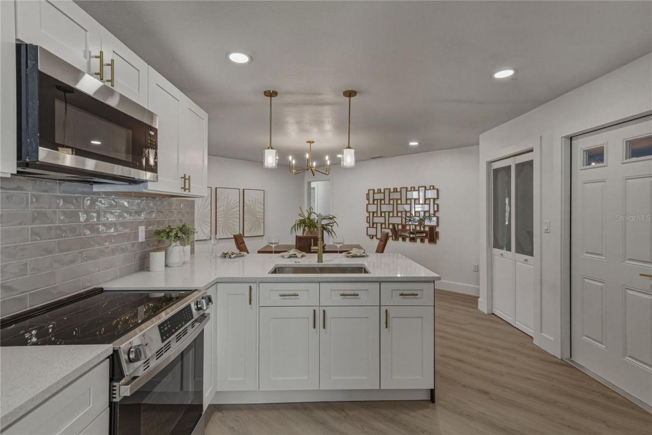 9305 120th Lane, Seminole, FL 33772 Photo