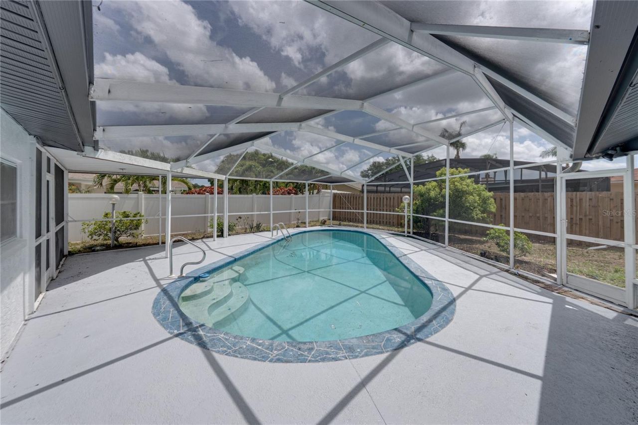 9305 120th Lane, Seminole, FL 33772 Photo