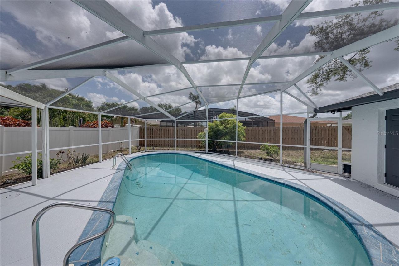 9305 120th Lane, Seminole, FL 33772 Photo