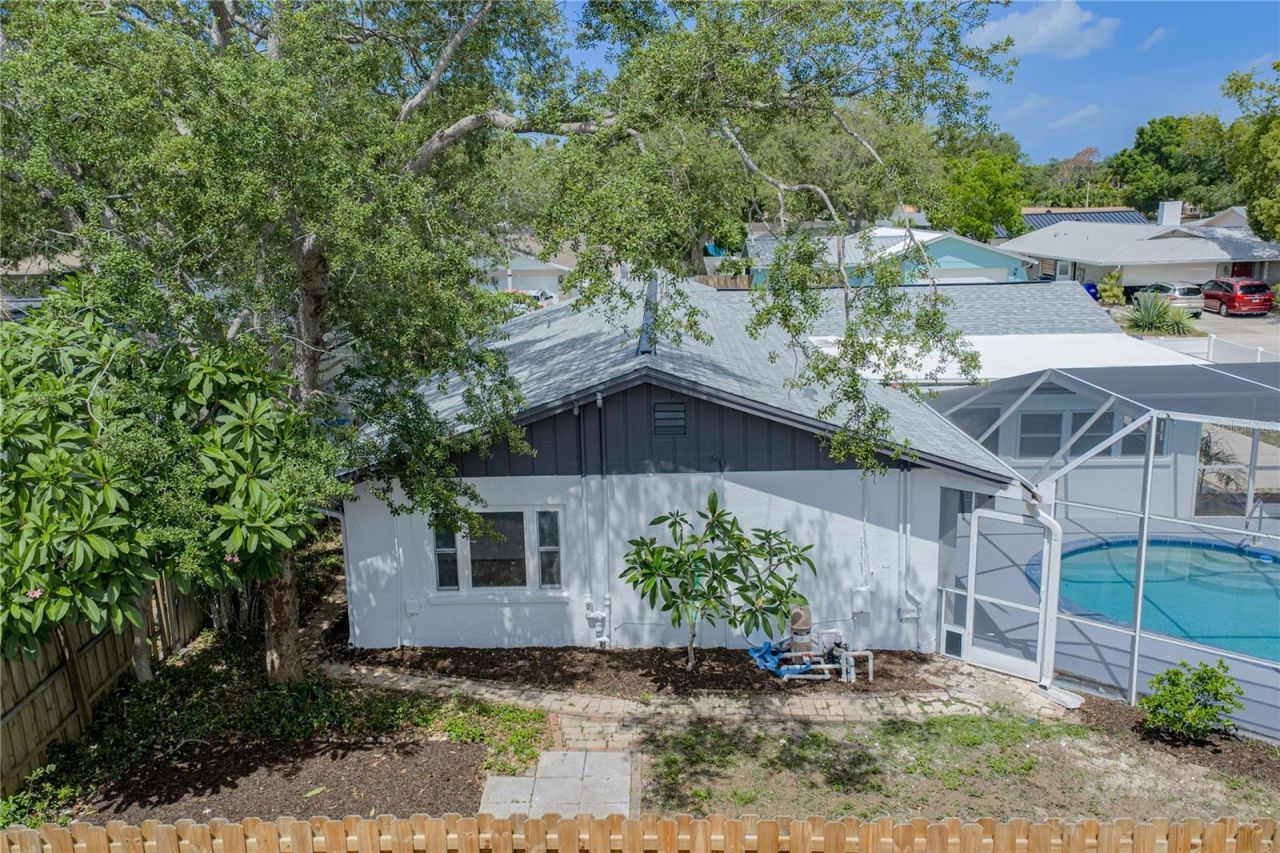 9305 120th Lane, Seminole, FL 33772 Photo