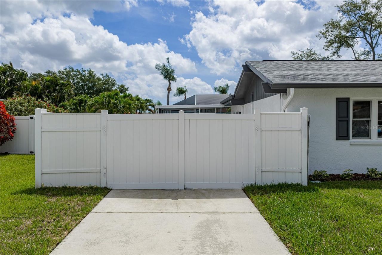 9305 120th Lane, Seminole, FL 33772 Photo
