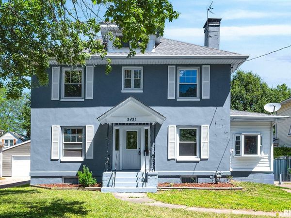 2421 W MOSS Avenue, West Peoria, IL 61604