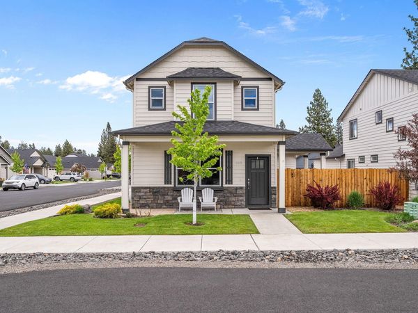 702 N Willitts Street, Sisters, OR 97759
