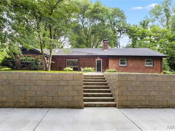 4115 Charbonier Road , Florissant, MO 63031