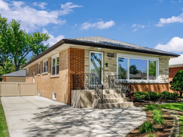 5720 Reba Street , Morton Grove, IL 60053