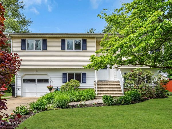 26 Allen Drive, Allentown, NJ 08501