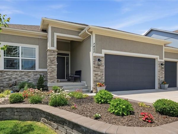 7450 NW Douglas Court, Parkville, MO 64152