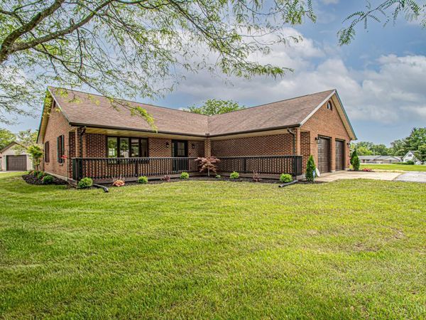 40 Lakengren Drive, Lakengren, OH 45320
