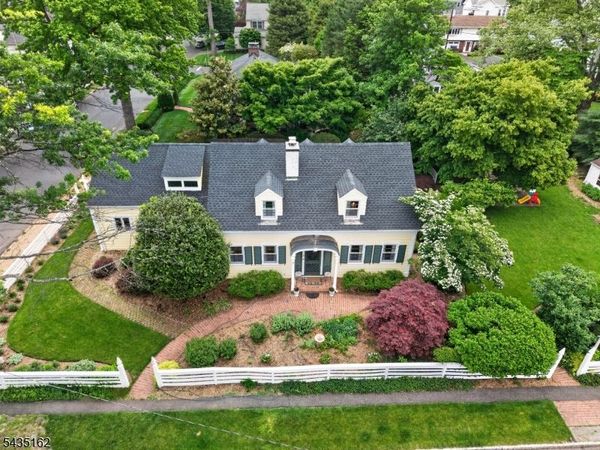 8 Normandie Pl, Cranford, NJ 07016