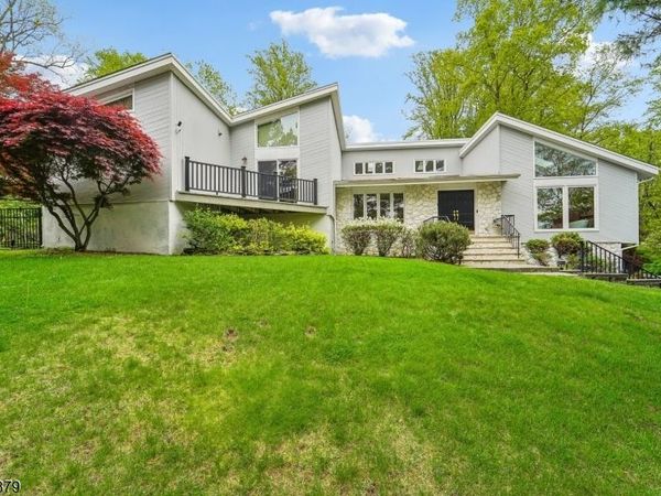 8 Union Hill Rd, Denville, NJ 07834