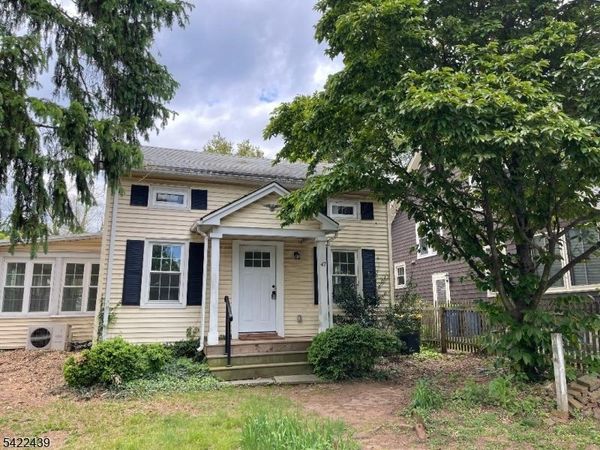 47 Franklin St, Franklin, NJ 08873