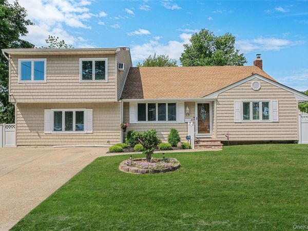 59 Maybrook Road , North Babylon, NY 11703