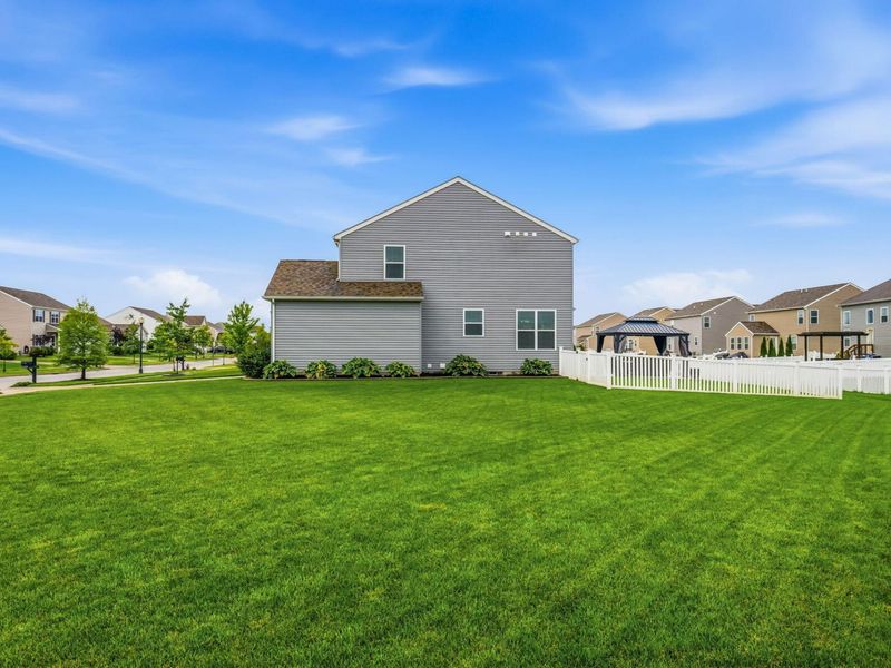 1275 Meadow View Drive, Marysville, OH 43040 Photo 12