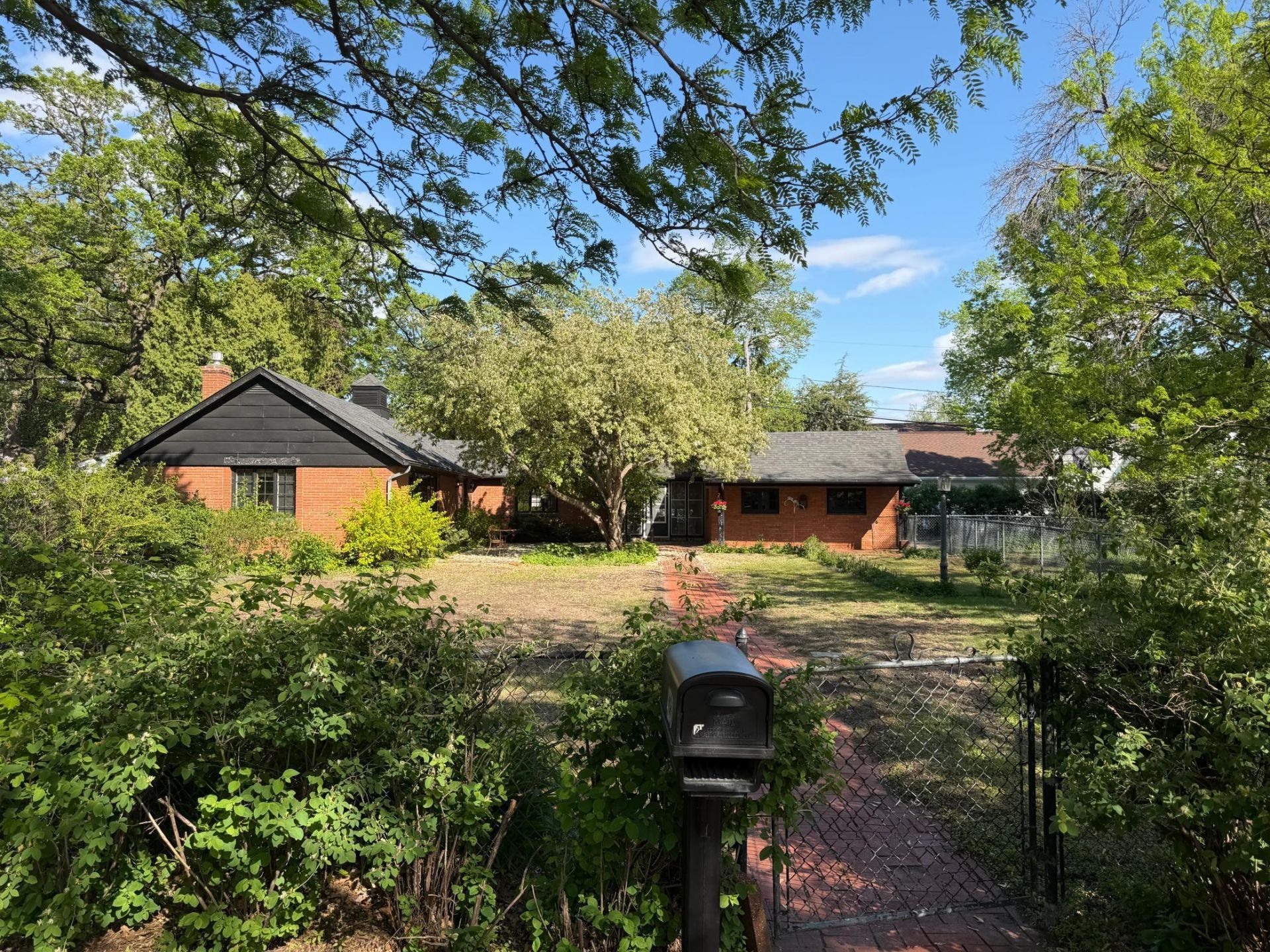4230 Ewing Avenue N, Robbinsdale, MN 55422 Main Photo
