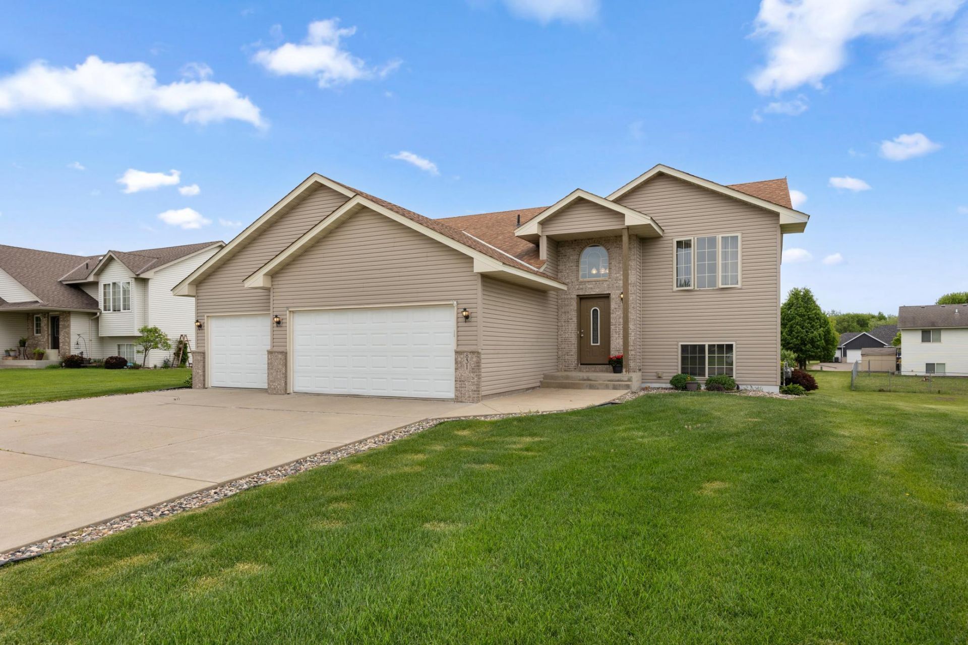 831 Beech Lane S, Annandale, MN 55302 Main Photo
