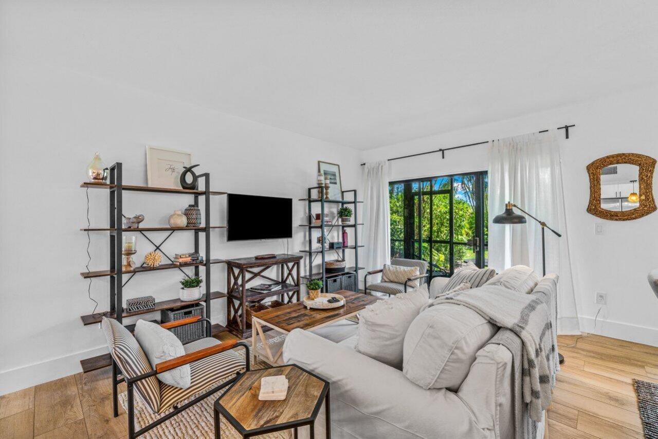 13334 Polo Club Road, Unit 206, Wellington, FL 33414 Photo