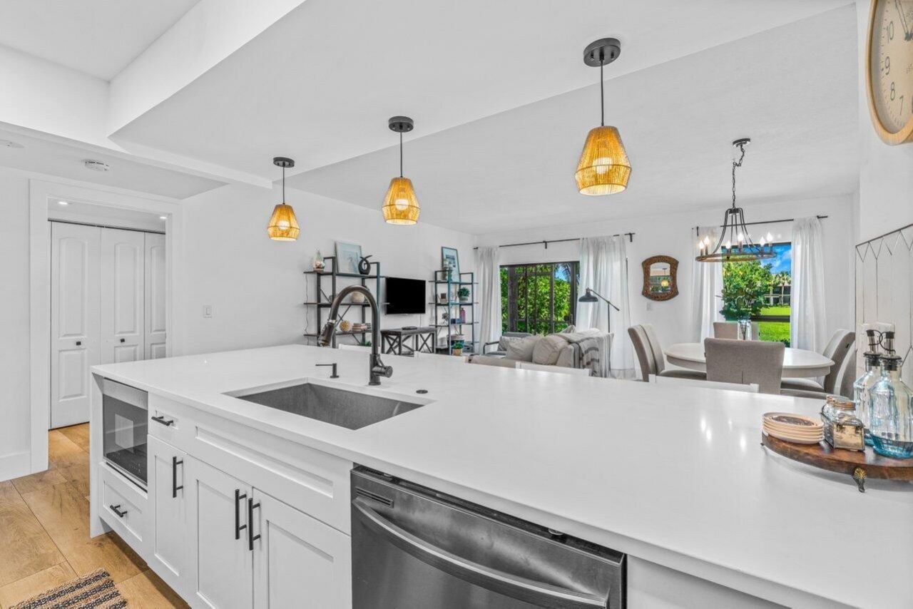 13334 Polo Club Road, Unit 206, Wellington, FL 33414 Photo