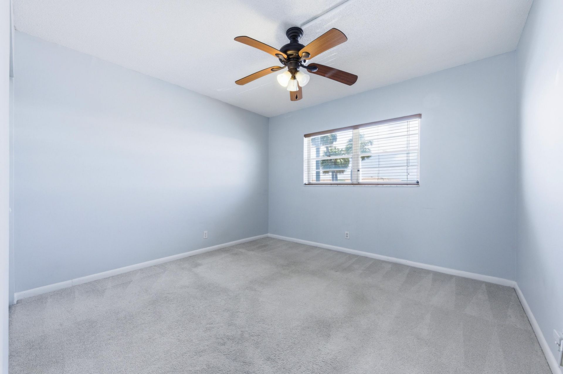 120 Lehane Terrace, Unit 202, North Palm Beach, FL 33408 Photo