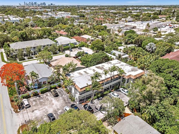 3421 NE 15th Avenue, Unit 8, Oakland Park, FL 33334